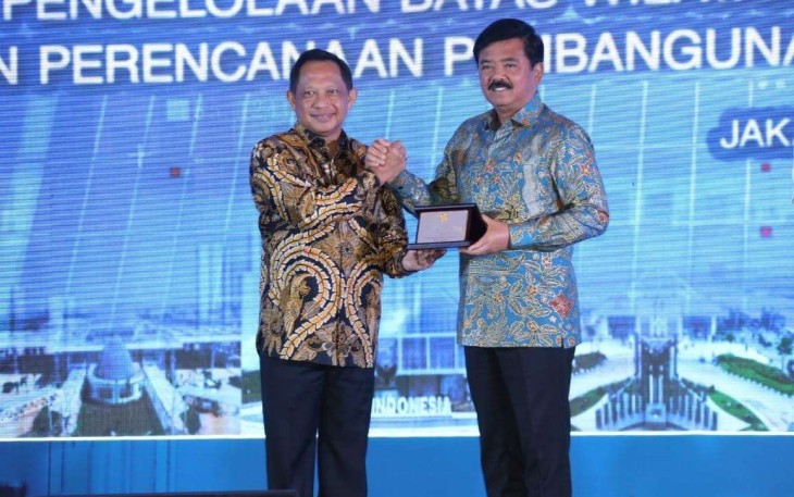 Mendagri Tito Karnavian bersama Menkopolhukam Hadi Tjahjanto 