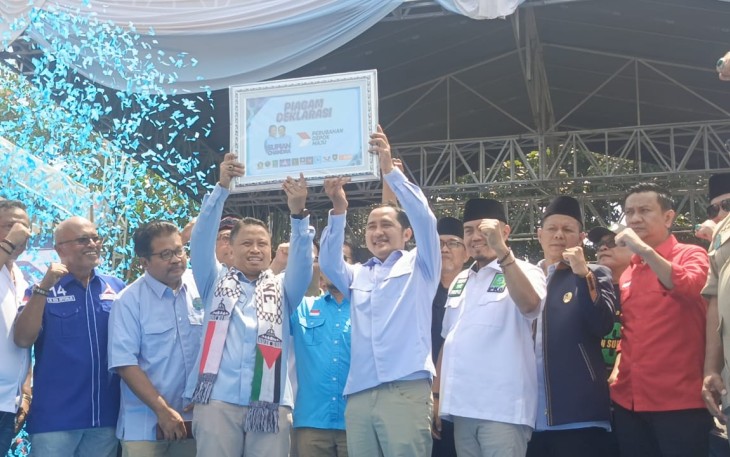 Supian Suri - Candra resmi mendaftar ke KPU Kota Depok, Kamis (29/8)