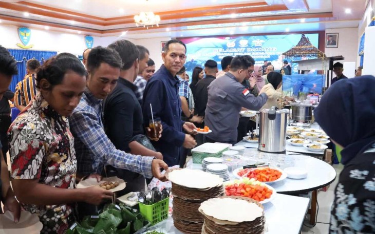 Makan malam bersama awak media di lanud Adi Soemarmo 