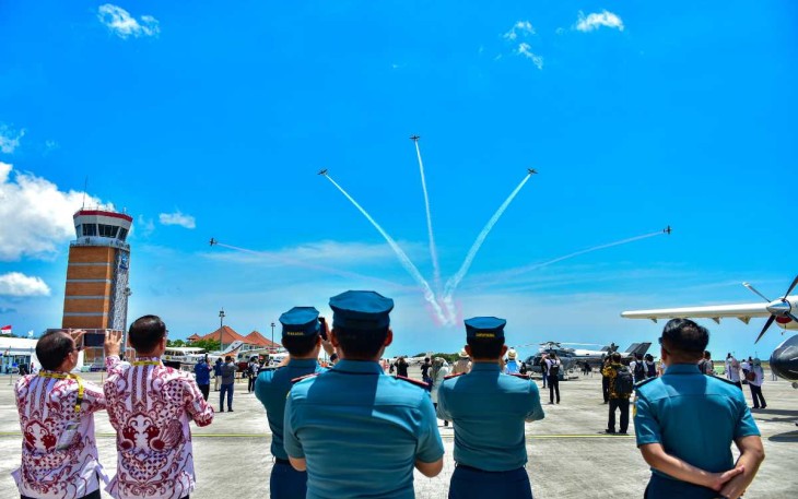 Atraksi Rajawali Laut Flight di BIAS 2024