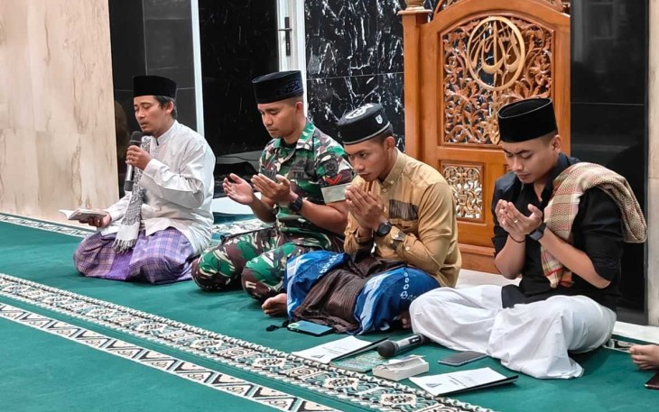 Doa bersama prajurit Menarmed 2 Kostrad 