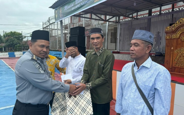 Pemberian sembako di lapas Narkotika Pematangsiantar 