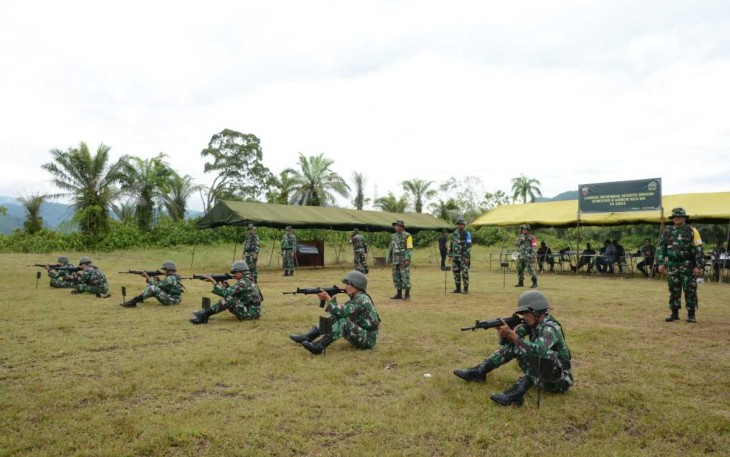 Latihan menembak prajurit Korem 023/KS