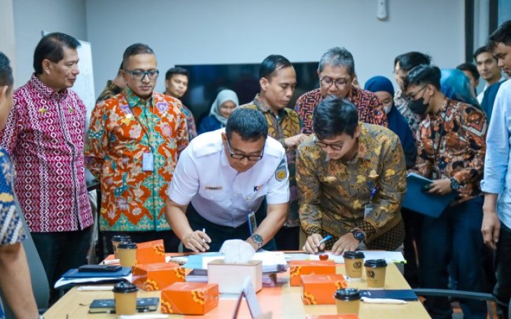 Penandatanganan kontrak IMO PT KAI di Jakarta 