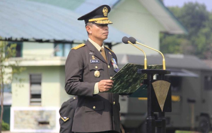 Irdivif 2 Kostrad Brigjen TNI Indra Heri saat membacakan amanat Mensos dalam peringatan hari Pahlawan Ke-79 tahun 2024, Minggu (10/11)