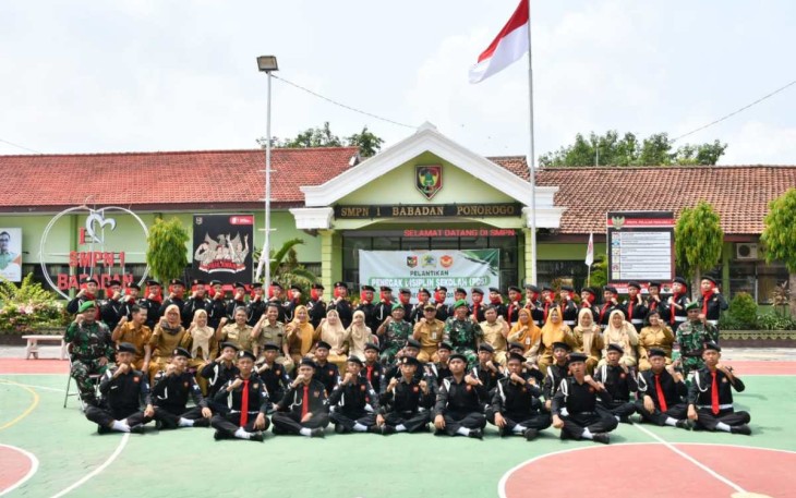 Pelantikan anggota penegak disiplin di SMPN 1 Babadan