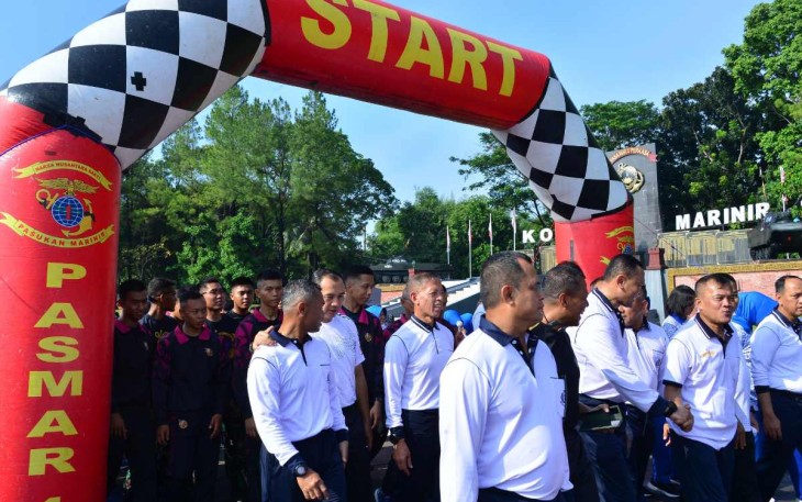 Olahraga bersama Korps Marinir 