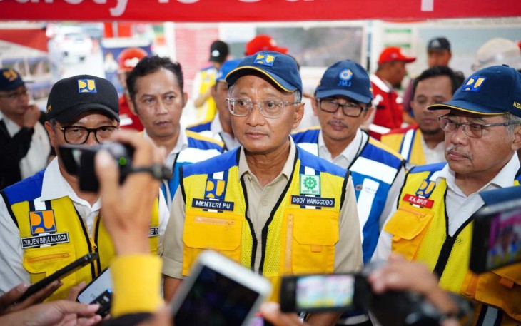 Menteri PU Dody Hanggodo saat memberikan keterangan pers 