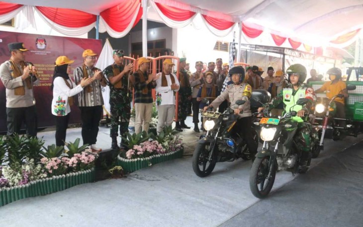 Pelepasan distribusi logistik Pilkada wilayah Kabupaten Madiun