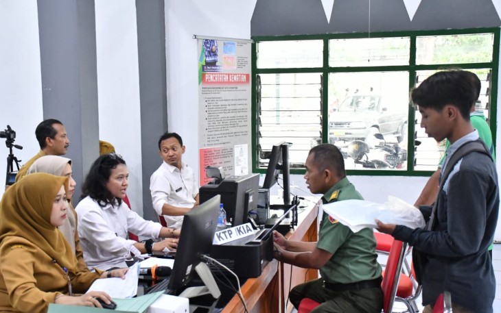 Pelayanan Adminduk di Kodim 0802/Ponorogo, Selasa (10/12)
