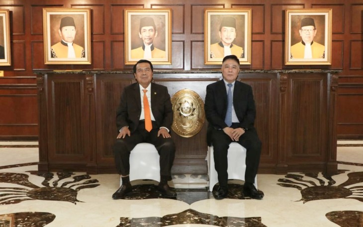 Ketua Mahkamah Agung Prof Dr H M Syarifuddin bersama Ketua Delegasi Mahkamah Agung China