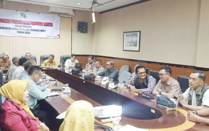Rapat dewan pengupahan provinsi Banten bersama Apindo di Serang, Banten, Selasa (9/12)