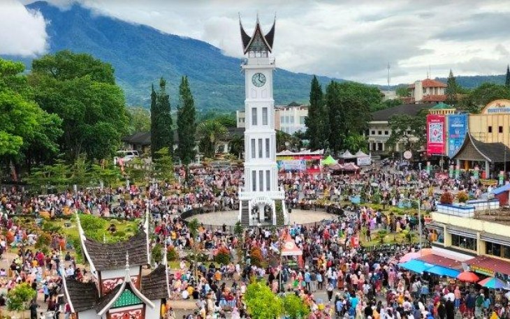 Jam Gadang di Provinsi Sumatera Barat 