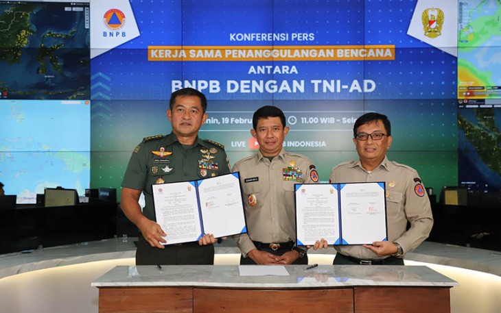 Penandatanganan dilakukan oleh Sekretaris Utama BNPB Dr. Rustian, S.Si., A.pt., M.Kes. dan Kepala Staf Angkatan Darat (KSAD) Jendral TNI Maruli Simanjuntak, M.Sc. serta disaksikan langsung oleh Kepala BNPB Letjen TNI Suharyanto, S.Sos., M.M. Acara penandatanganan ini dilaksanakan di gedung Graha BNPB Jakarta.