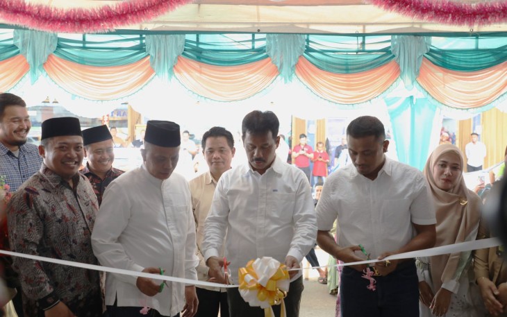 Kepala BP Batam, Muhammad Rudi, meresmikan Rumah Makan Tsania Seafood, di Komplek Ruko Sinar Penuin Lubuk Baja, Senin (22/1/2024)