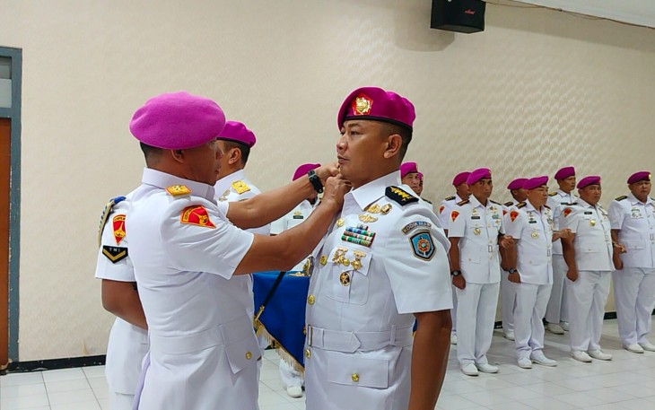Sertijab Wadan Kodikmar Kodiklatal dari Brigjen TNI Marinir Efhardian yang merupakan Alumni AAL Angkatan 42 Tahun 1996 kepada Kolonel Marinir Arief Rahman Hendrata Anggorojati Alumni AAL Angkatan 44 Tahun 1998, bertempat di ruang Rapat Mako Kodikmar, Gunungsari Surabaya, Jumat (19/01/2024).