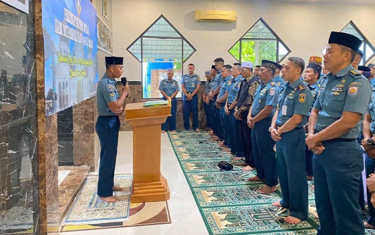 Danlanudal Sabang dan jajaran saat lkuti Peringatan Isra Mi’raj 