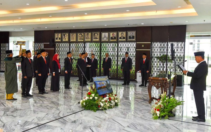 Menteri ESDM Arifin Tasrif saat lantik pejabat eselon II di Jakarta, Selasa (6/2)