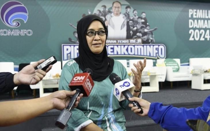Direktur Utama BAKTI Kementerian Kominfo Fadhilah Mathar kepada pekerja media usai Penutupan Kejuaraan Tenis Meja Piala Menkominfo 2024, di Gelanggang Olah Raga Bulungan, Jakarta Selatan, Minggu (04/02/2024).
