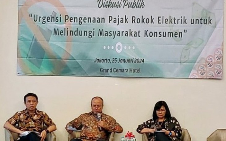 Pengurus Harian YLKI, Tulus Abadi dalam Diskusi Publik YLKI di Jakarta, Kamis (25/1/24).