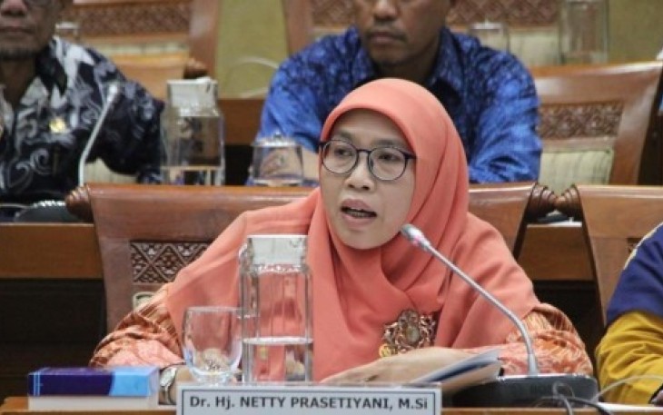 Anggota Komisi IX DPR RI Netty Prasetiyani Aher meminta pihak berwajib agar mengusut tuntas kasus keracunan 40 Anggota KPPS di Cilacap, Jawa Tengah, saat mengikuti bimtek KPPS.