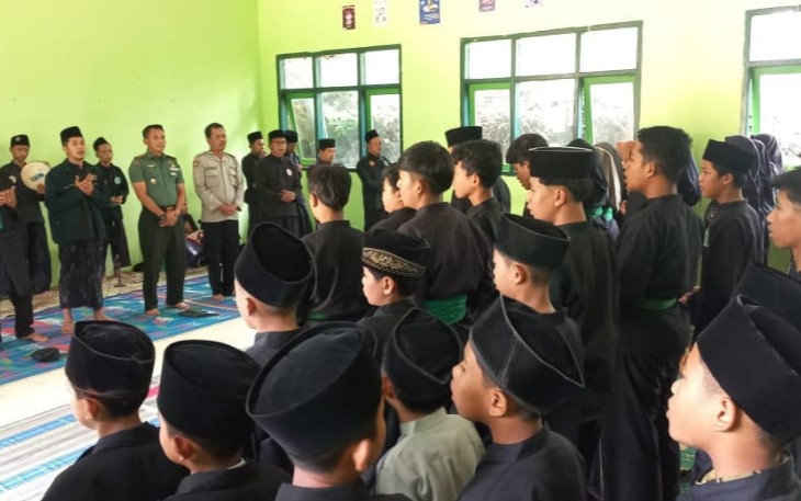 Danramil 0801/08 Tulakan saat Ikuti Kegiatan Harlah Pencak Silat Nahdlatul Ulama Pagar Nusa Ke-38