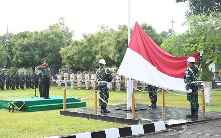 Upacara Bendera 17 an Tahun 2024 di lapangan apel Kodim 0802/Ponorogo, jalan Basuki Rahmat nomor 38, Kota / Kabupaten Ponorogo, Senin (19/02/2024).