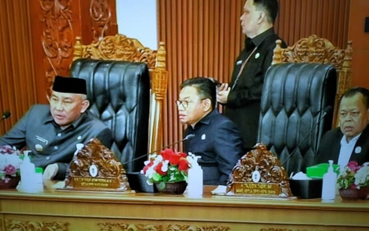 Walikota Depok Mohammad Idris dalam rapat paripurna DPRD Kota Depok 