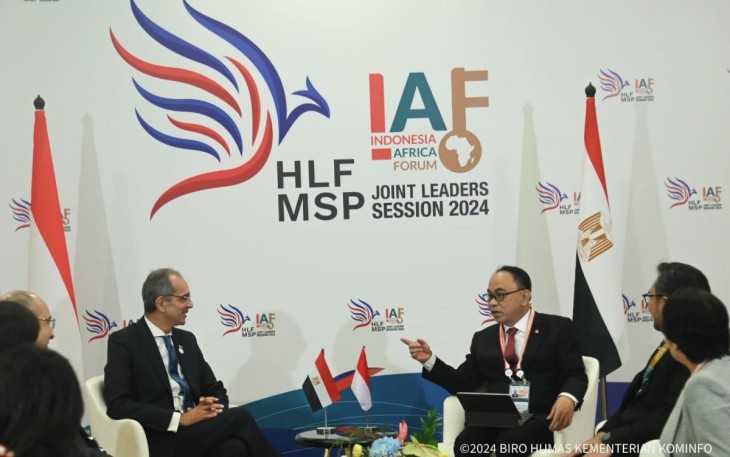 Menteri Komunikasi dan Informatika Budi Arie Setiadi saat bertemu Menteri Teknologi Informasi dan Komunikasi Mesir Amr Talaat pada High-Level Forum on Multi-Stakeholder Partnerships (HLF-MSP) dan Indonesia-Africa Forum (IAF) ke-2 Joint Leaders Session 2024, di Pecatu Hall, Bali Nusa Dua Convention Center, Badung, Senin (2/9/2024) (Foto: Biro Humas Kominfo).
