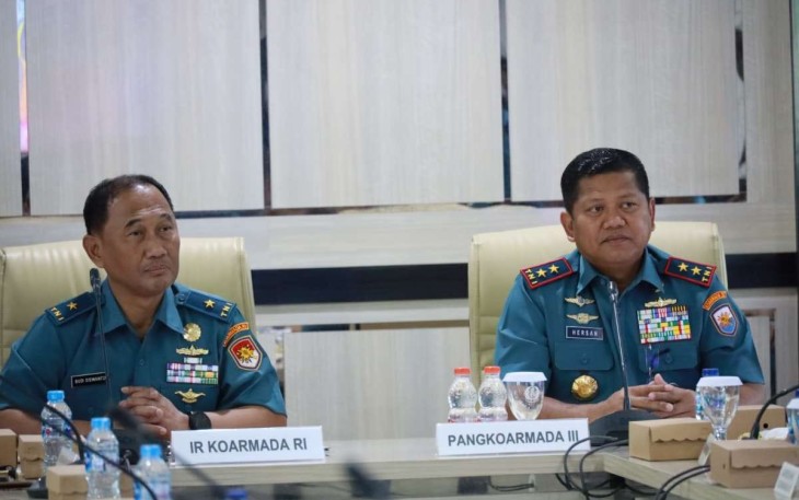 Pangkoarmada III saat Buka Taklimat Awal Audit It Koarmada RI di di ruang rapat Pangkoarmada III Mako Armada III Jl. Yos Sudarso Katapop, Distrik Salawati Kabupaten Sorong Papua Barat Daya, Senin (19/02/24)