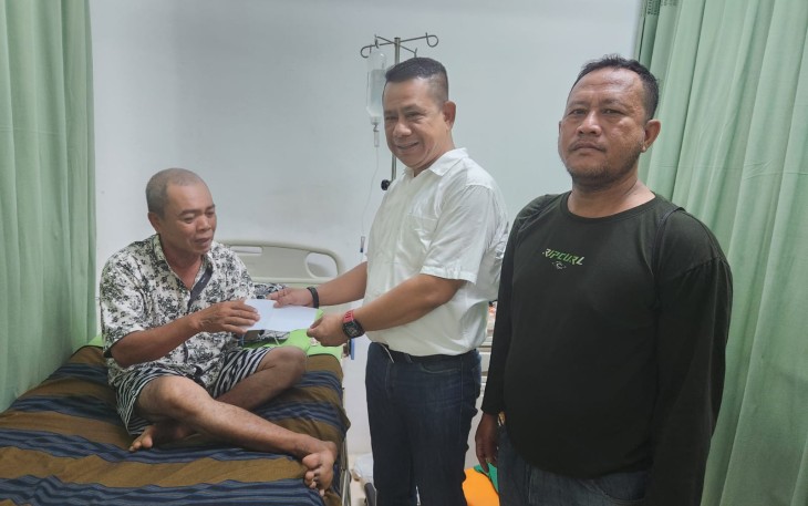 Ketua Pewarta Polrestabes Medan Chairum Lubis, SH memberikan bantuan berupa uang santunan kepada Irwansyah Hasibuan.