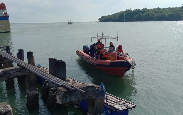 Poskamladu Pasongsongan Melaksanakan Pencarian KM Putra Sumber Mas di Perairan Sumenep