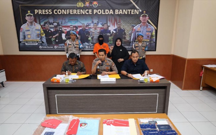 Presscon dipimpin Kasubbid Penmas Bidhumas Polda Banten AKBP Meryadi didampingi Kasubdit III Jatanras Ditreskrimum Polda Banten AKBP M. Akbar Baskoro.