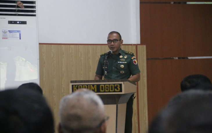 Kasdim 0803/Madiun saat memimpin kegiatan pengumpulan Rencana Rinci Wilayah Pertahanan (RRWP) Tahun Anggaran 2025, pada Selasa (15/7).