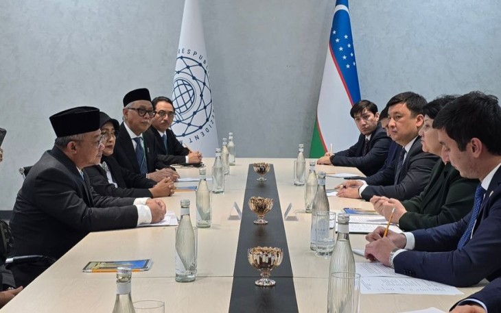 Mendikdasmen, Abdul Mu'ti, saat bertemu dengan Menteri Pendidikan Dasar dan Menengah Uzbekistan, Ezozkhon Karimova di Tashkent.