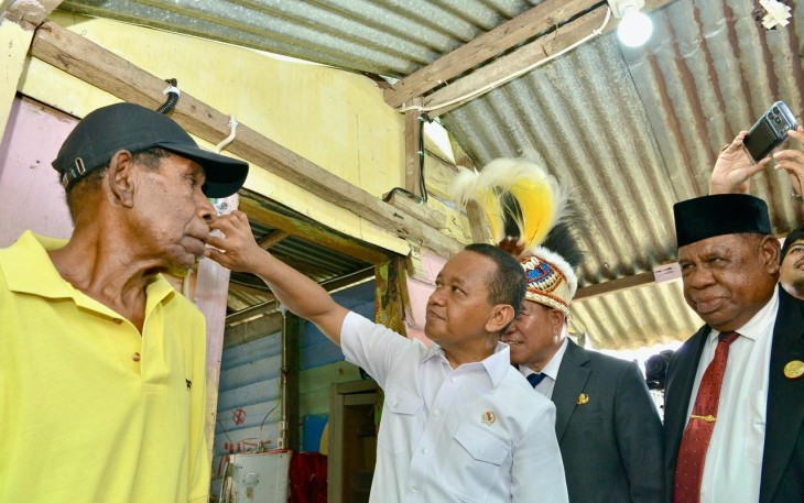 Menteri Energi dan Sumber Daya Mineral (ESDM) Bahlil Lahadalia hadir langsung di Fakfak, Minggu (16/11)