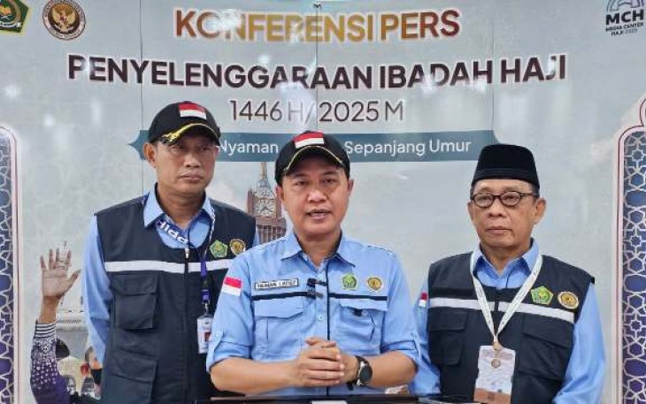 Dirjen PHU Kemenag Hilman Latief saat memberikan konferensi pers di Makkah, Minggu (1/6)