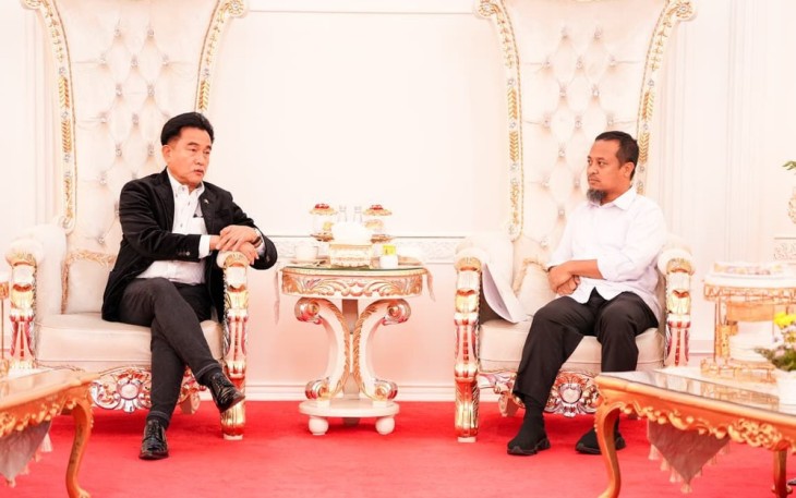 Menko Kumham Imipas Yusril bersama Gubernur Sulsel Andi Sudirman Sulaiman di Makassar, Rabu (10/9)