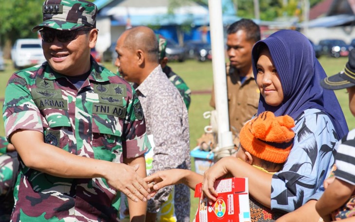 Kasiter Korem 041/Gamas Berikan Bantuan Stunting 