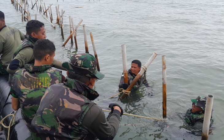 TNI AL Bersama Intansi Terkait Sudah Berhasil Bongkar Pagar Laut 18,7 KM di Tangerang 