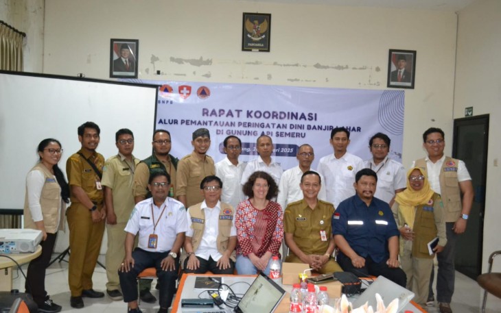 BNPB bekerja sama dengan Pemerintah Swiss melakukan serangkaian kegiatan penguatan peringatan dini bahaya banjir lahar dingin di Gunung Semeru, Kabupaten Lumajang, Provinsi Jawa Timur, pada 20 – 24 Januari 2025
