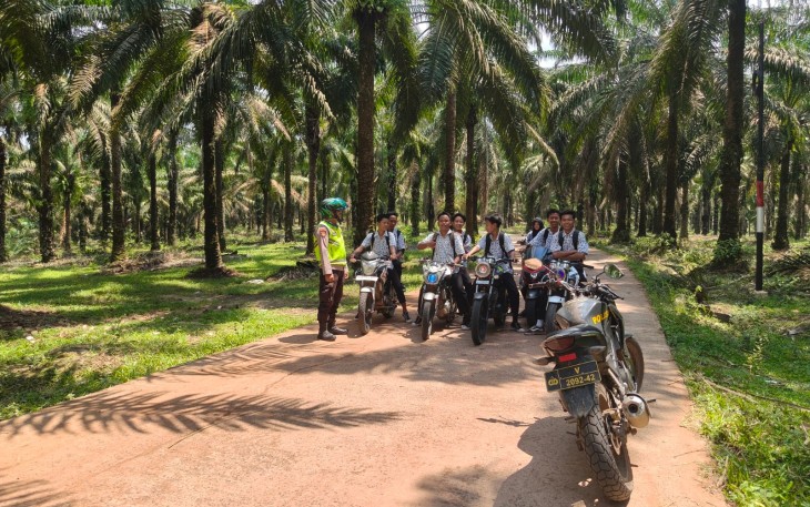 Polsek Belitang III Ciptakan Keamanan dan Keselamatan Bantu Pengawalan Anak Sekolah