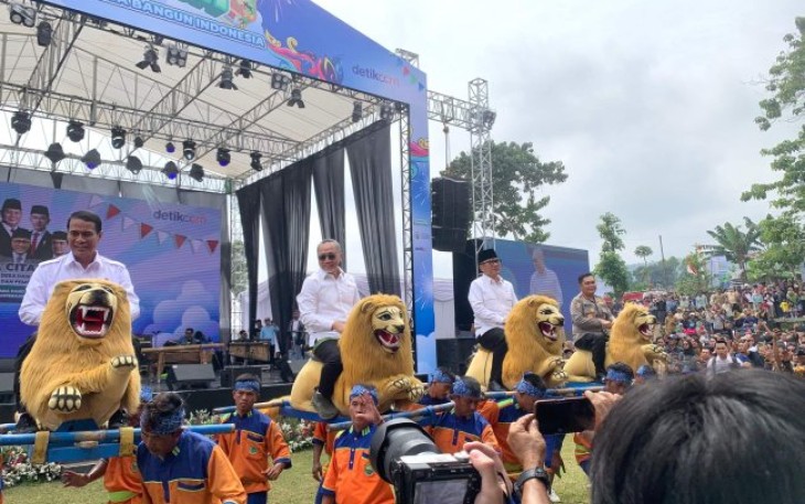 Menteri Pertanian (Mentan) Andi Amran Sulaiman turut menghadiri Kick Off Peringatan Hari Desa yang digelar pada Selasa (14/1/2025) di Lapangan Desa Cisaat, Kecamatan Ciater, Kabupaten Subang, Jawa Barat