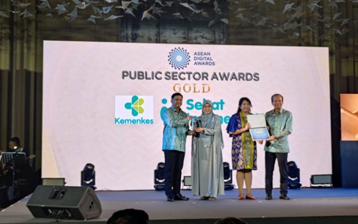 Penerimaan Gold Award pada ASEAN Digital Awards 2025