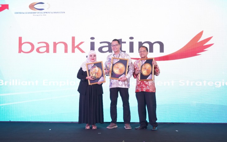Bank Jatim Boyong Penghargaan Dalam Ajang IHCBA dan IPRA 2025