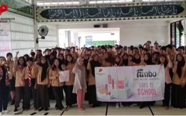 Beauty Class dan Content Creator Roadshow Fanbo x Priska Sahanaya di SMK Bunda Kandung