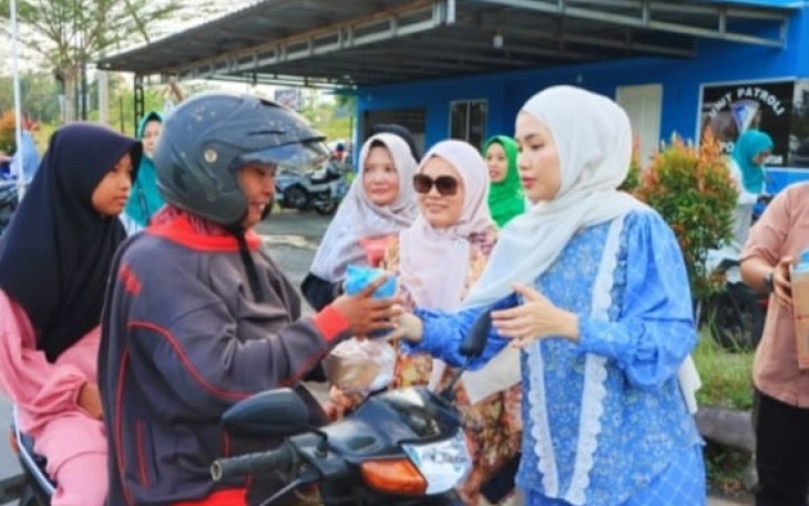 Hafizha Kunjungi Panti Asuhan Hingga Berbagi Takjil di Jalan
