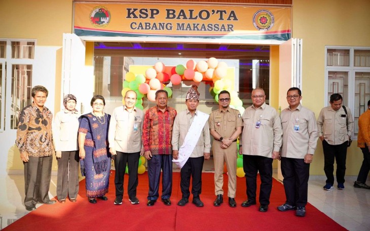 Seskemenkop Ahmad Zabadi meresmikan KSP Balo’ta di Makassar, Selasa (23/9)