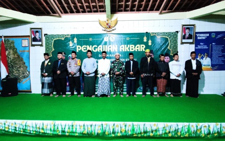Danramil 0801/05 Nawangan Saat Hadiri Pengajian Akbar Penutupan KKN Mahasiswa STAINU Pacitan
