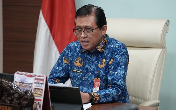 Dirjen Bina Pembangunan Daerah Kemendagri, Restuardy Daud, saat membuka Rakortekrenbang 2025 secara daring dari Jakarta